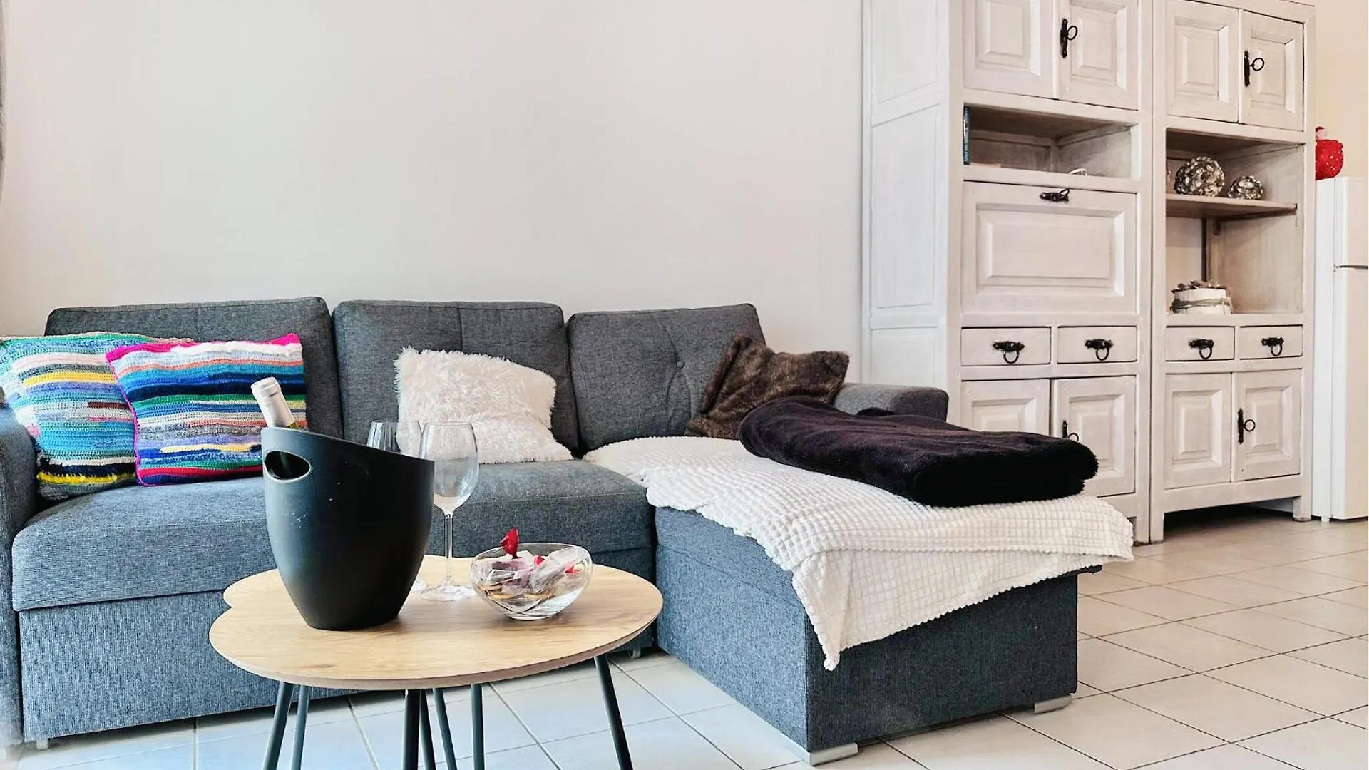 2 Bedroom Lovely Apartment In Oostende